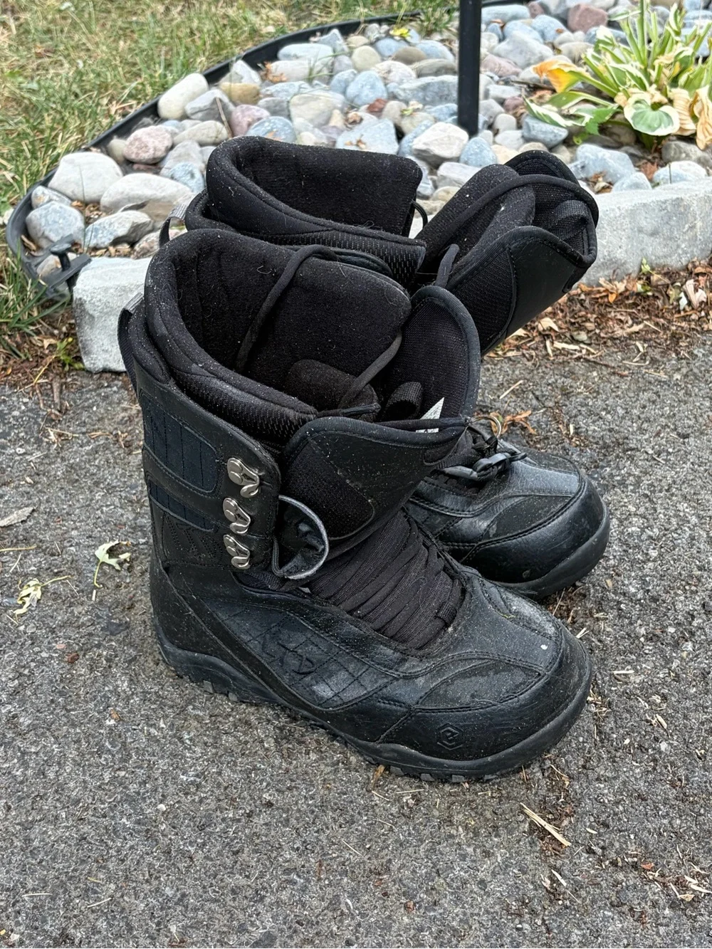 Men's Black Snowboard Boots